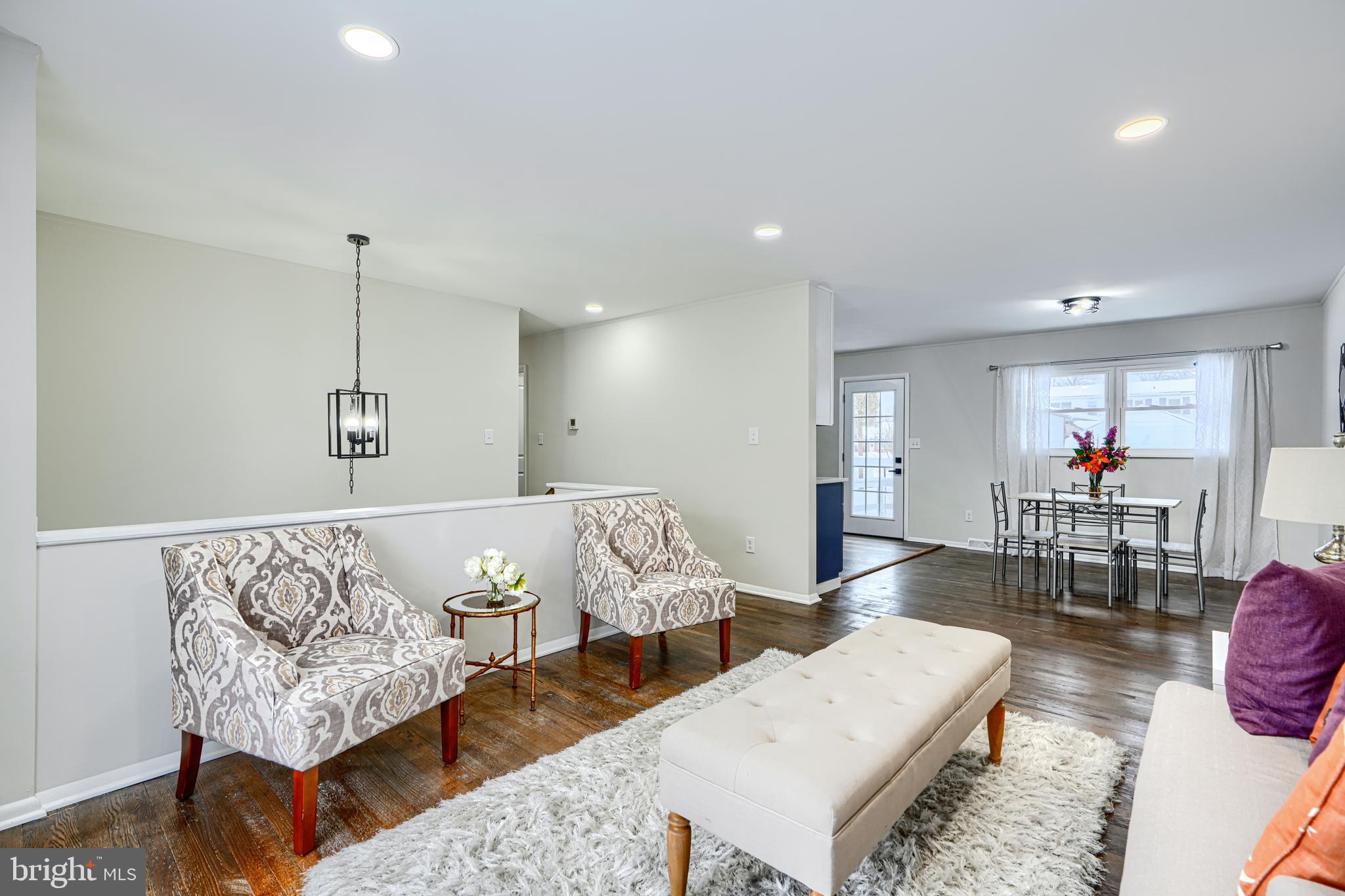 HOLIDAY MANOR - Residential