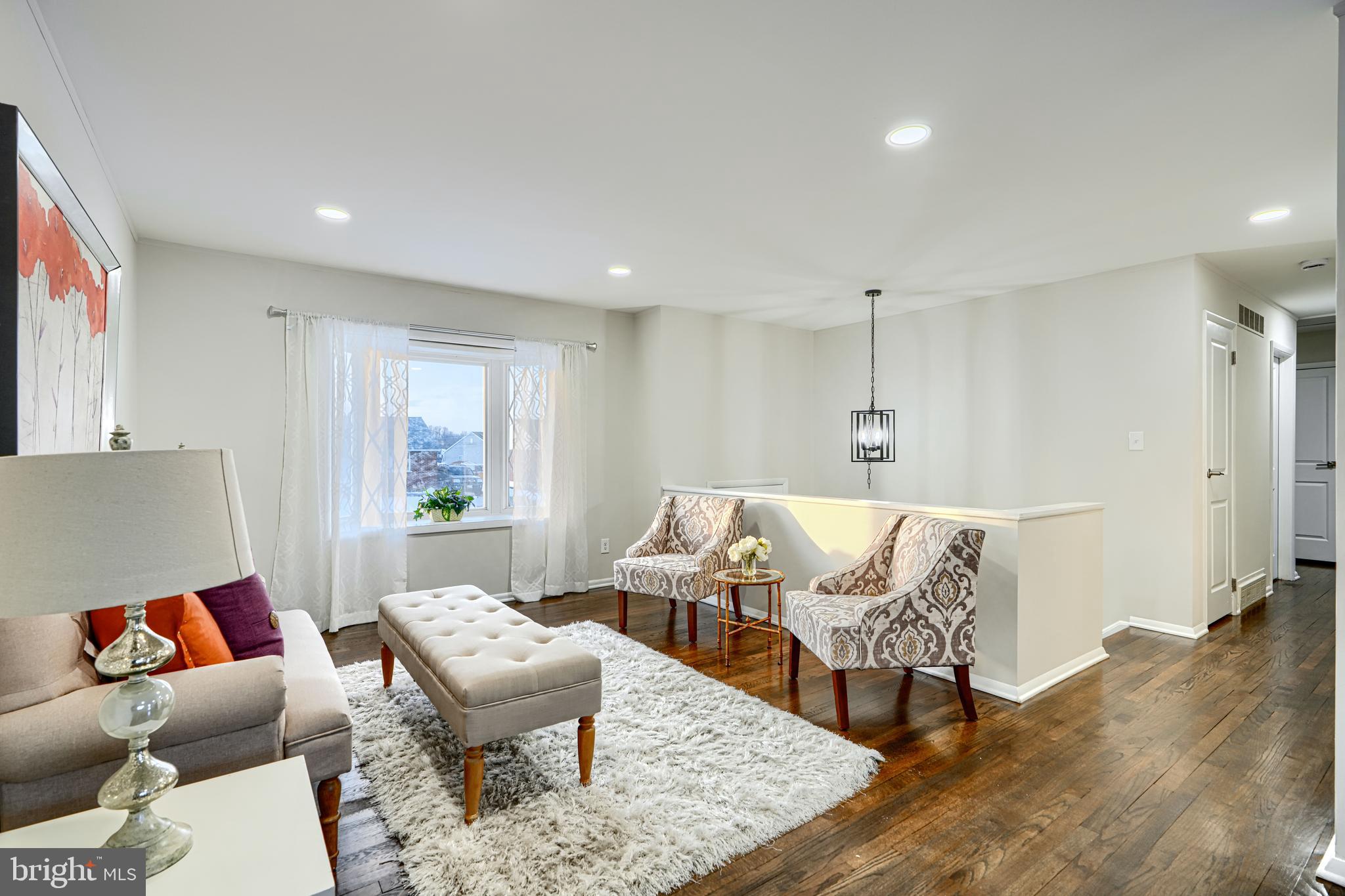 HOLIDAY MANOR - Residential