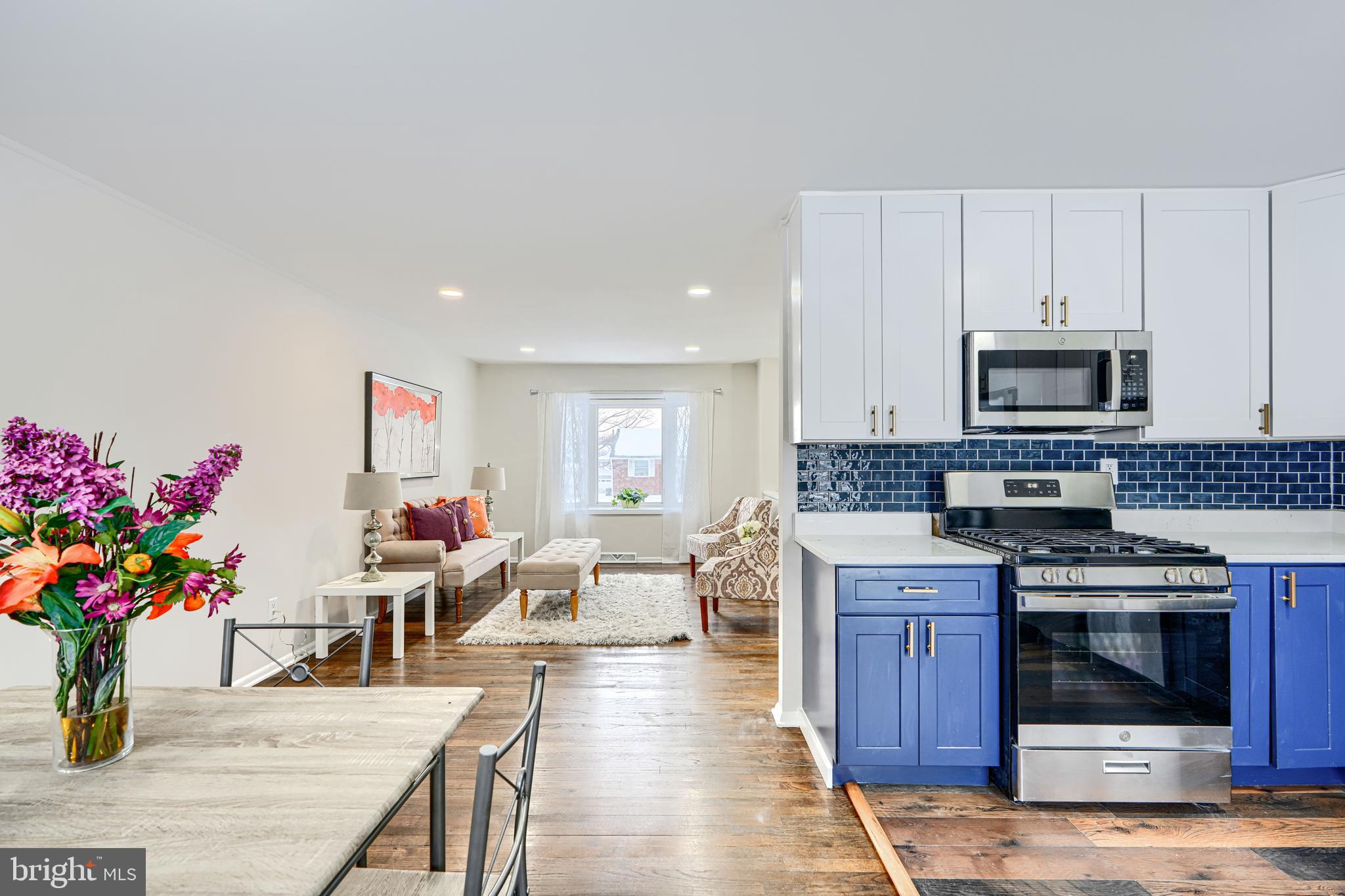 HOLIDAY MANOR - Residential