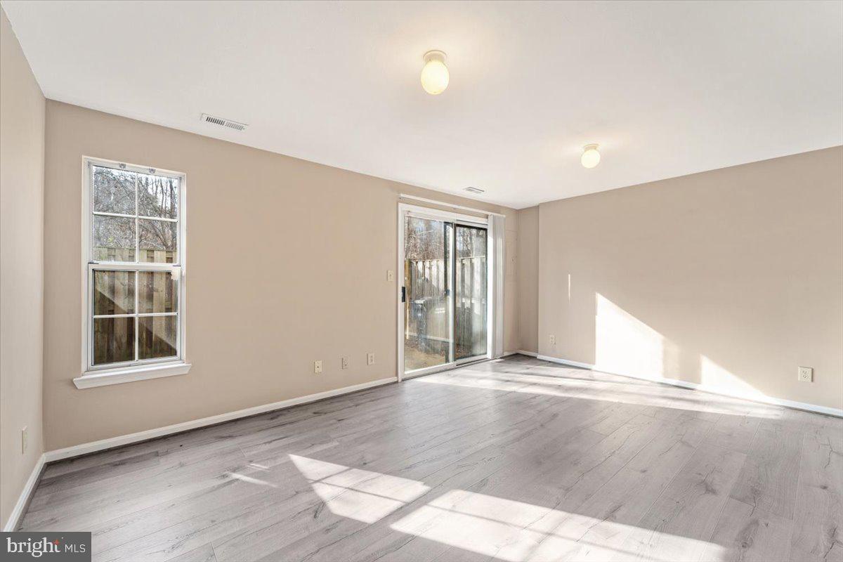 SPRINGHILL TOWNHOME - Residential