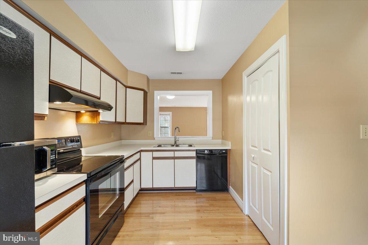 SPRINGHILL TOWNHOME - Residential