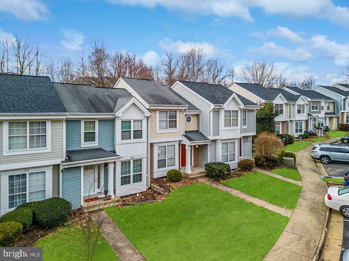 SPRINGHILL TOWNHOME - Residential