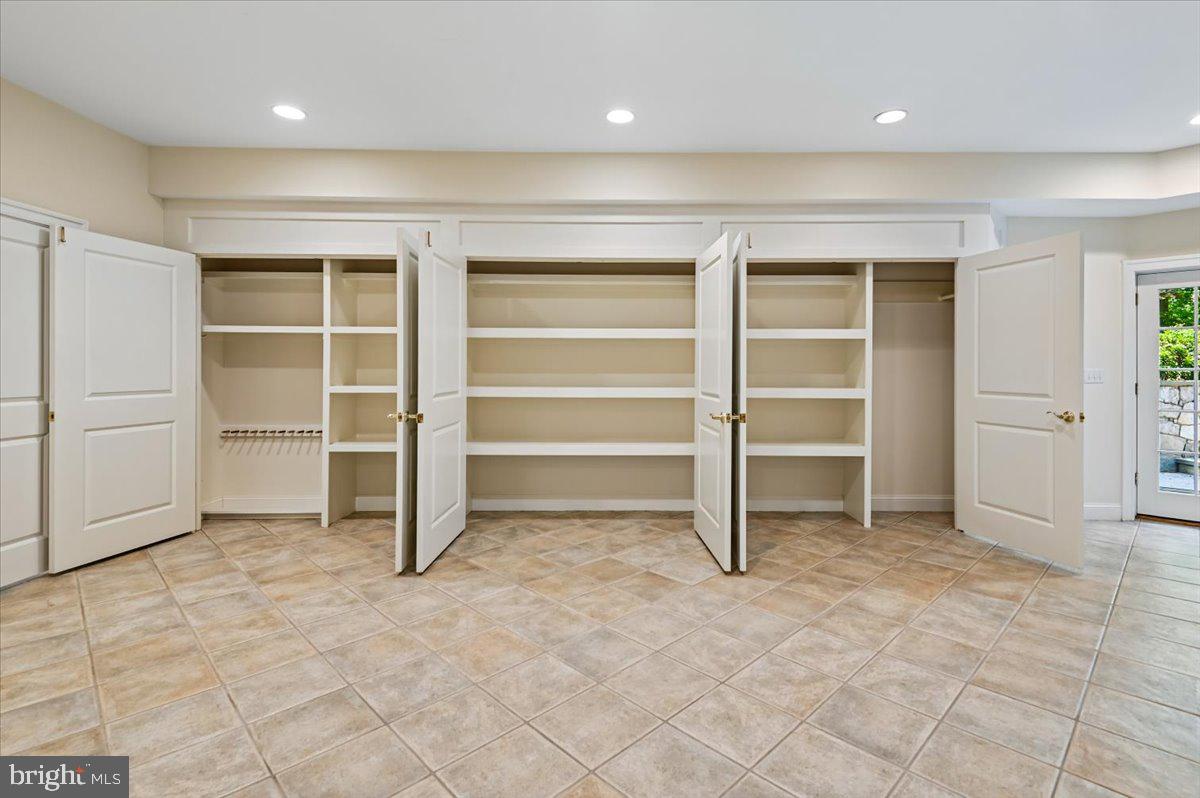 POPLAR POINT - Residential