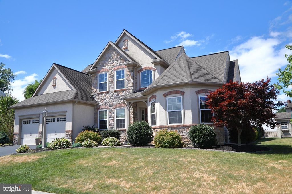 Photo of 35 Summerlyn Drive, Ephrata, PA 17522 (MLS # PALA2053328)