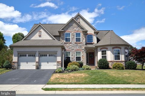 Photo of 35 Summerlyn Drive, Ephrata, PA 17522 (MLS # PALA2053328)