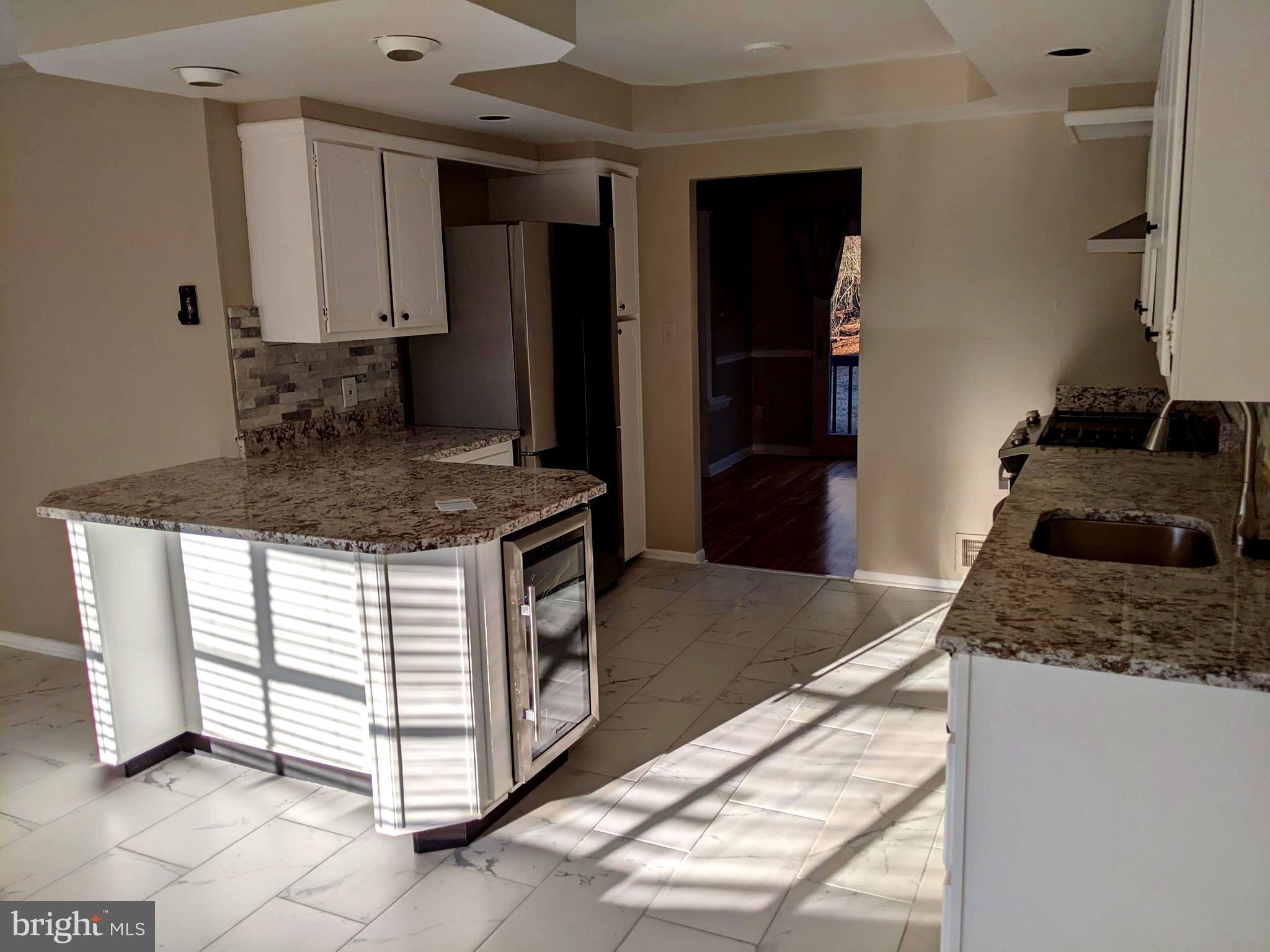 NORTH POTOMAC VISTA - Residential Lease