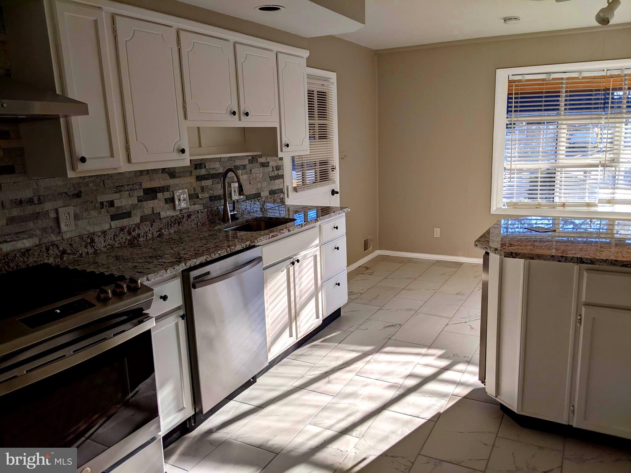 NORTH POTOMAC VISTA - Residential Lease