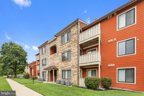 Photo of 2810 Auburn Court, MOUNT LAUREL, NJ 08054 (MLS # NJBL2121484)
