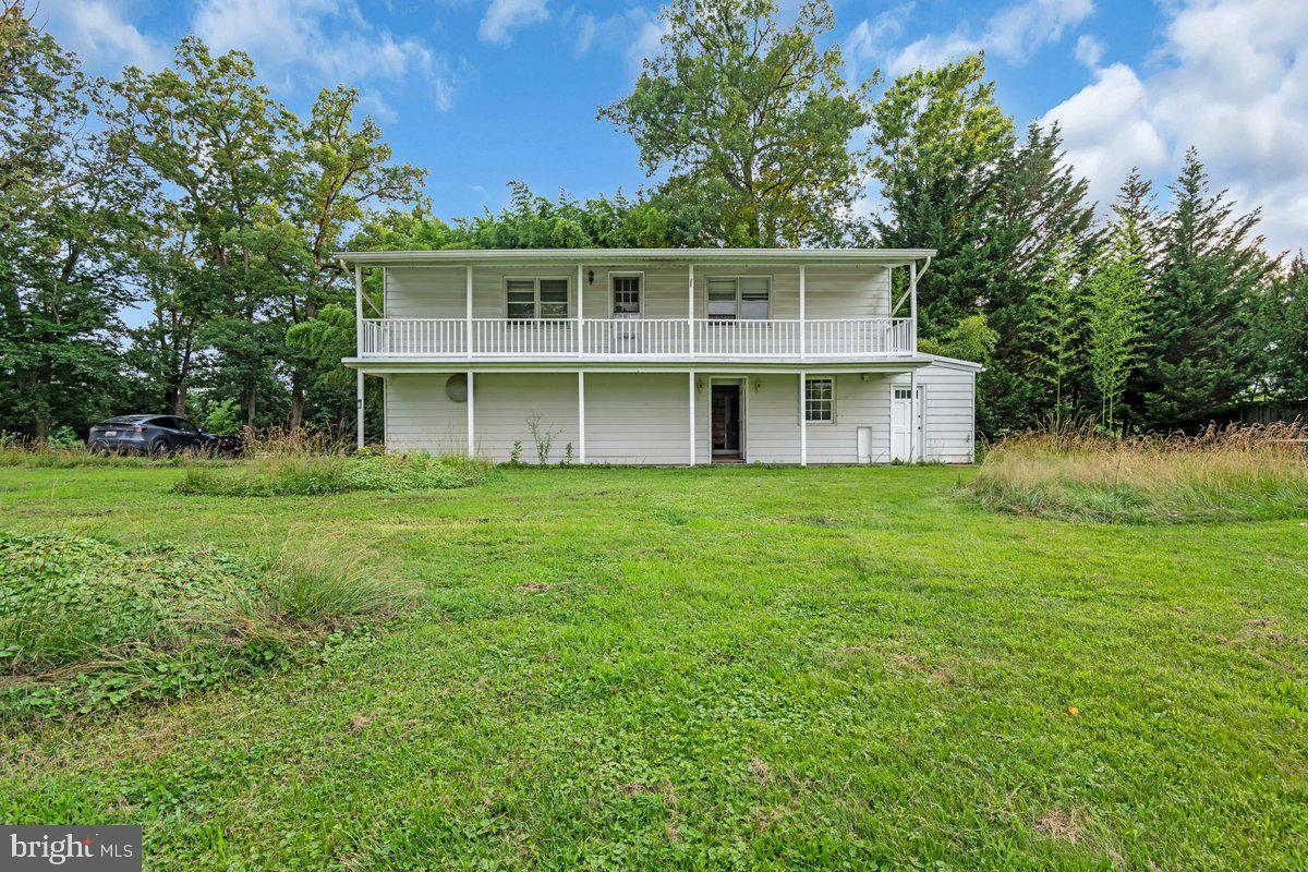 Exciting new rental opportunity in Ellicott City featuring spacious access to a large field, perfect for outdoor activities and relaxation, with the added convenience of being close to essential locations such as shopping centers, schools, and transportation hubs, making it an ideal choice for families or individuals seeking both comfort and accessibility.