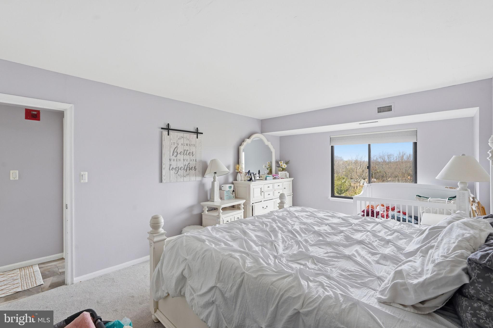 LAKESIDE PLAZA - Residential