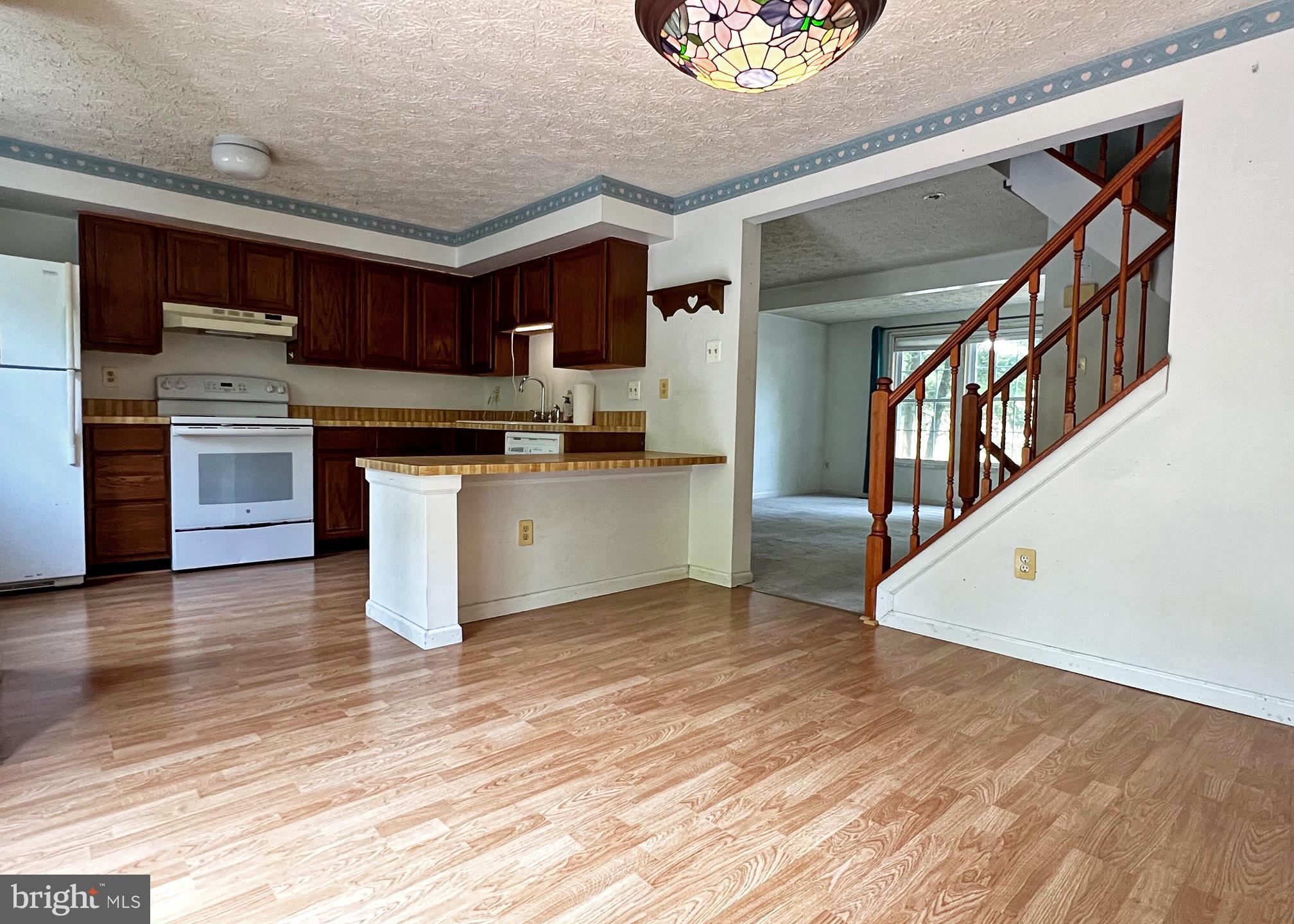 POHICK VILLAGE - Residential