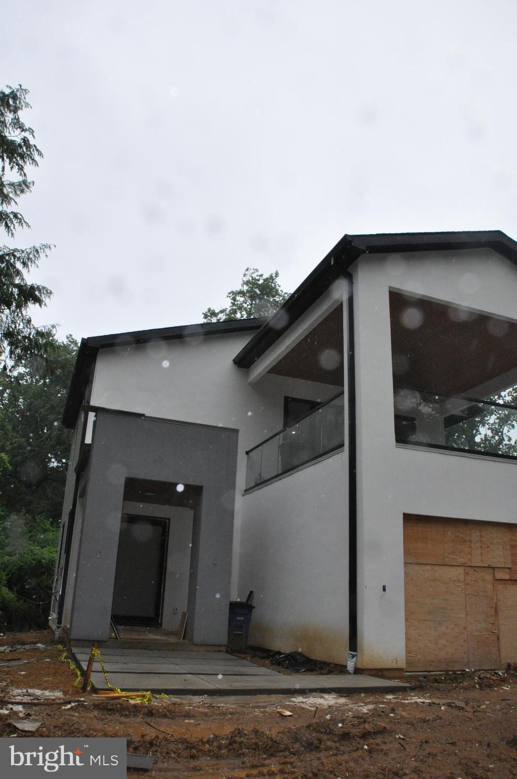 8908 MOHAWK LANE