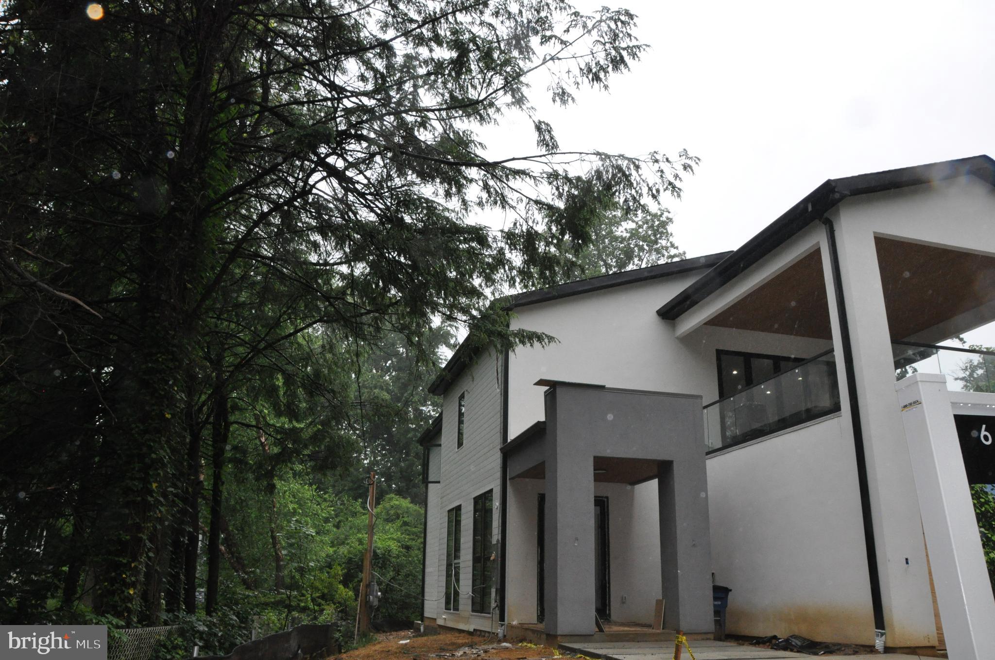 8908 MOHAWK LANE