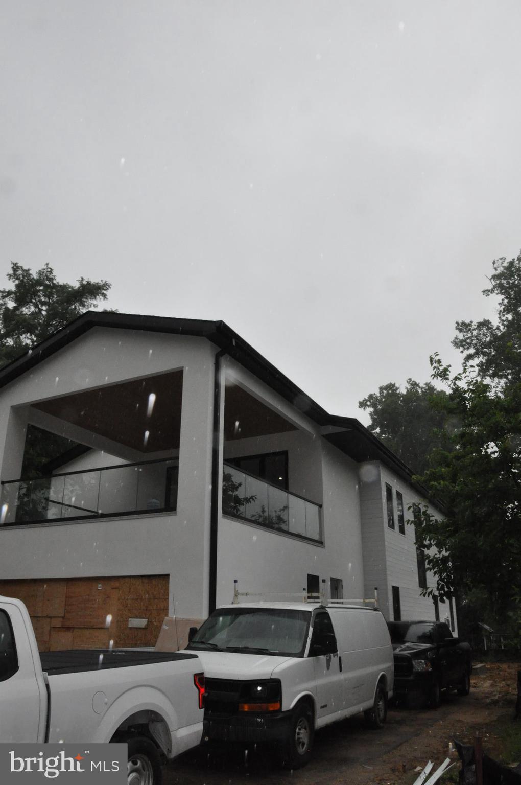 8908 MOHAWK LANE