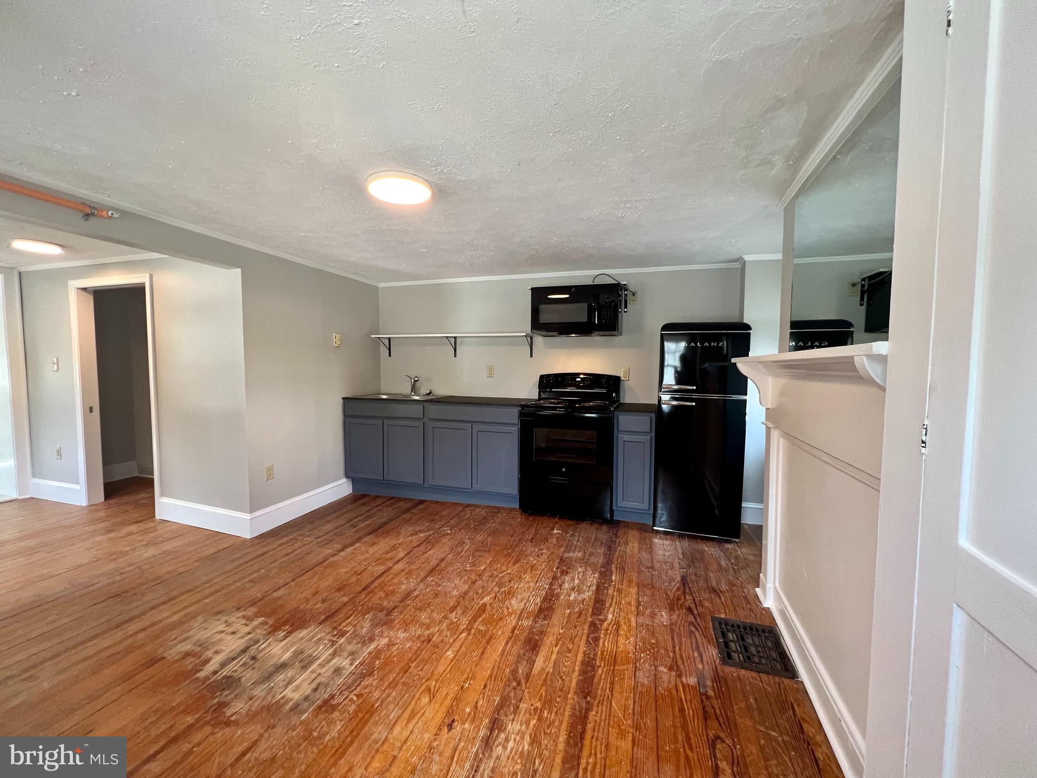 CHARLES TOWN - Residential Lease