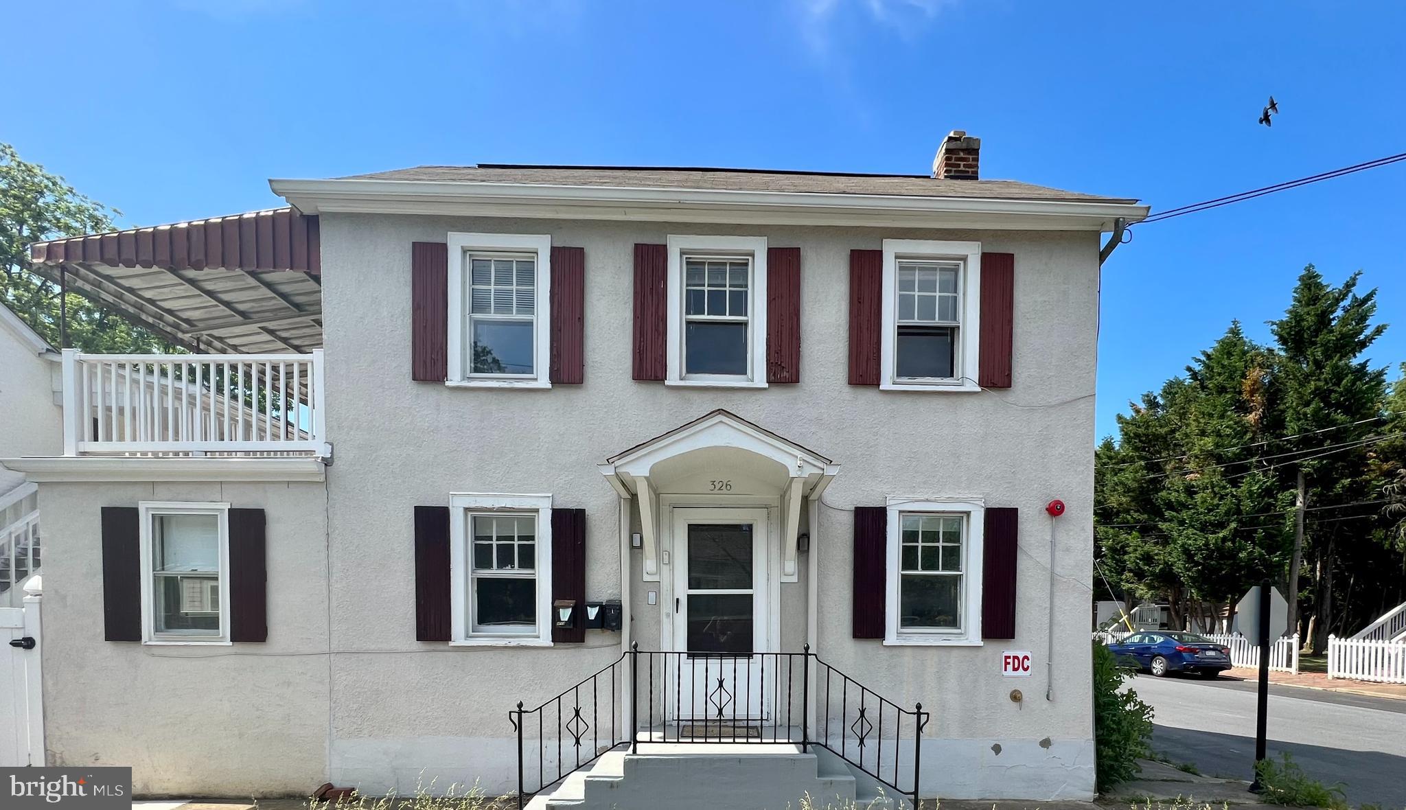 CHARLES TOWN - Residential Lease