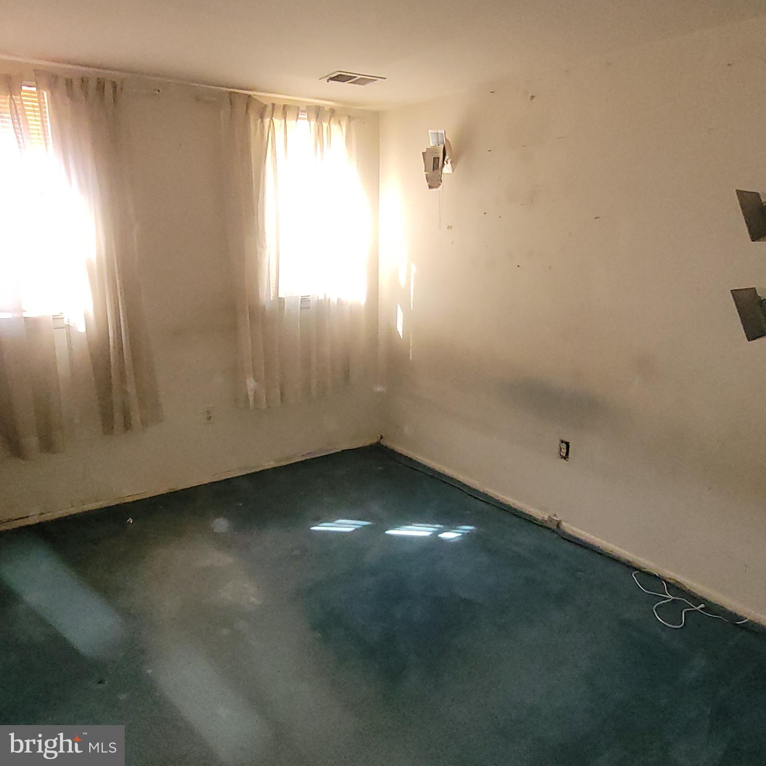 FORT WASHINGTON - Residential