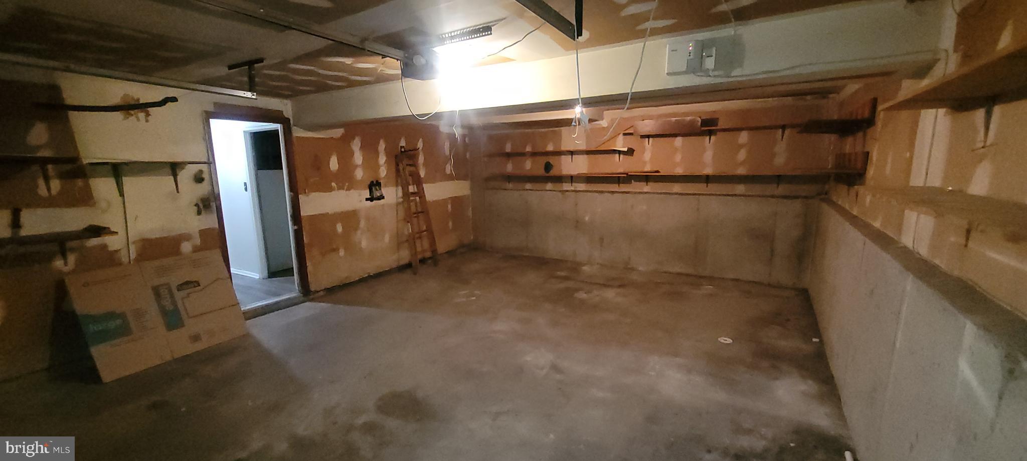 FORT WASHINGTON - Residential