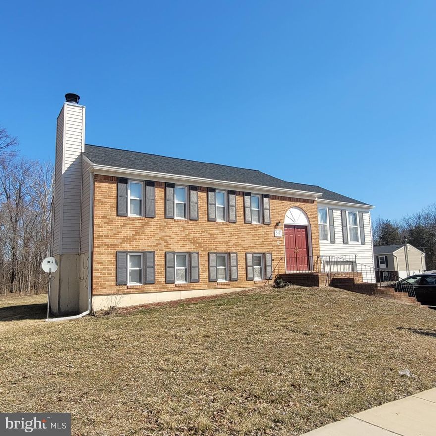 This detached 4 bedroom 2 bath split foyer home is located in the quiet Bryan Estates section of Fort Washington, MD, just a 5 minute drive from the Gaylord National Resort Hotel Convention Center and  National Harbor, with tons of restaurants, shopping and the MGM Grand Hotel that brings in major entertainment and of course gaming if that is your pleasure.  The Tanger wholesale outlets and all other social amenities are also just a stones throw away.  This property is situated on a sizeable (10,000sf +) corner lot with attached 1+ car garage and front driveway that can accommodate an additional 2 -4 cars.  Property features central heat and air, sizable rear deck and updated kitchen. This is an estate sale and property is being sold "AS IS" , yes it needs some sprucing up but still a great value.  Don't miss this opportunity to live the good life.