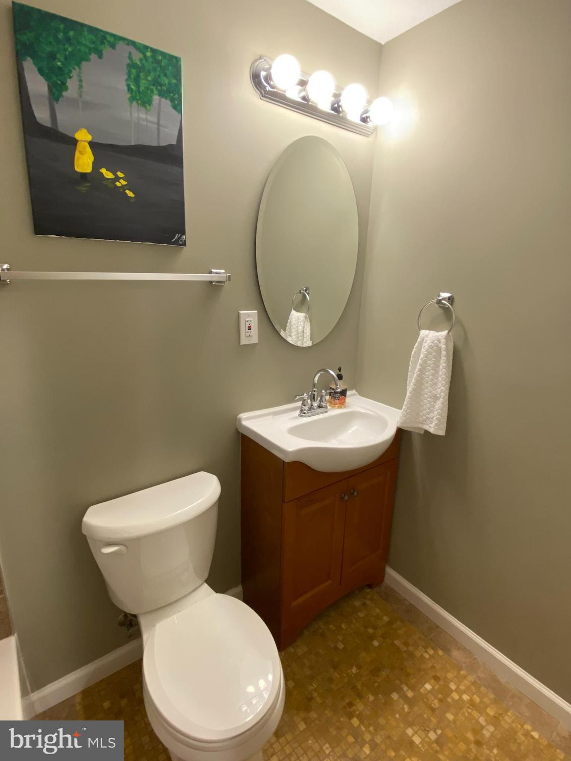 WOODLAND BEACH - Residential