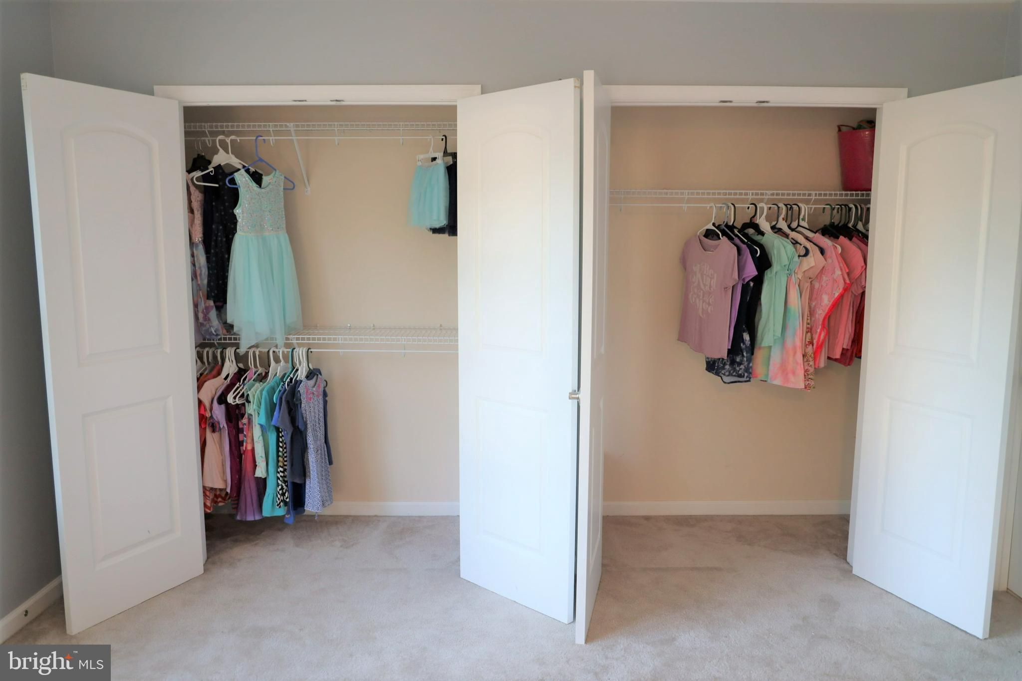 WOODLAND BEACH - Residential