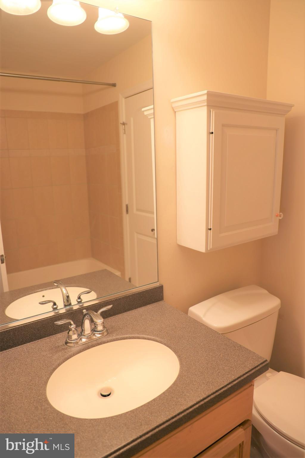 WOODLAND BEACH - Residential