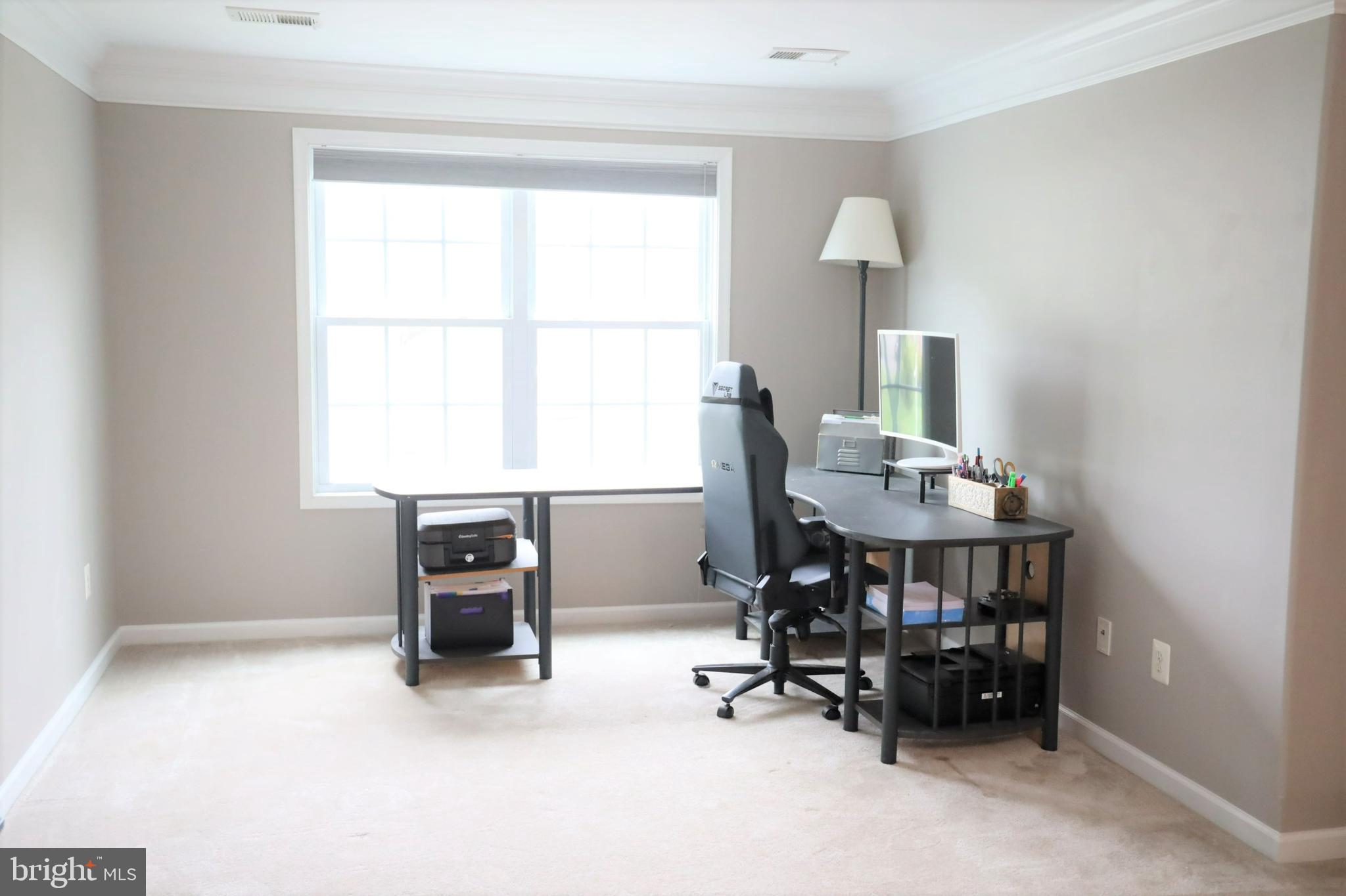 WOODLAND BEACH - Residential