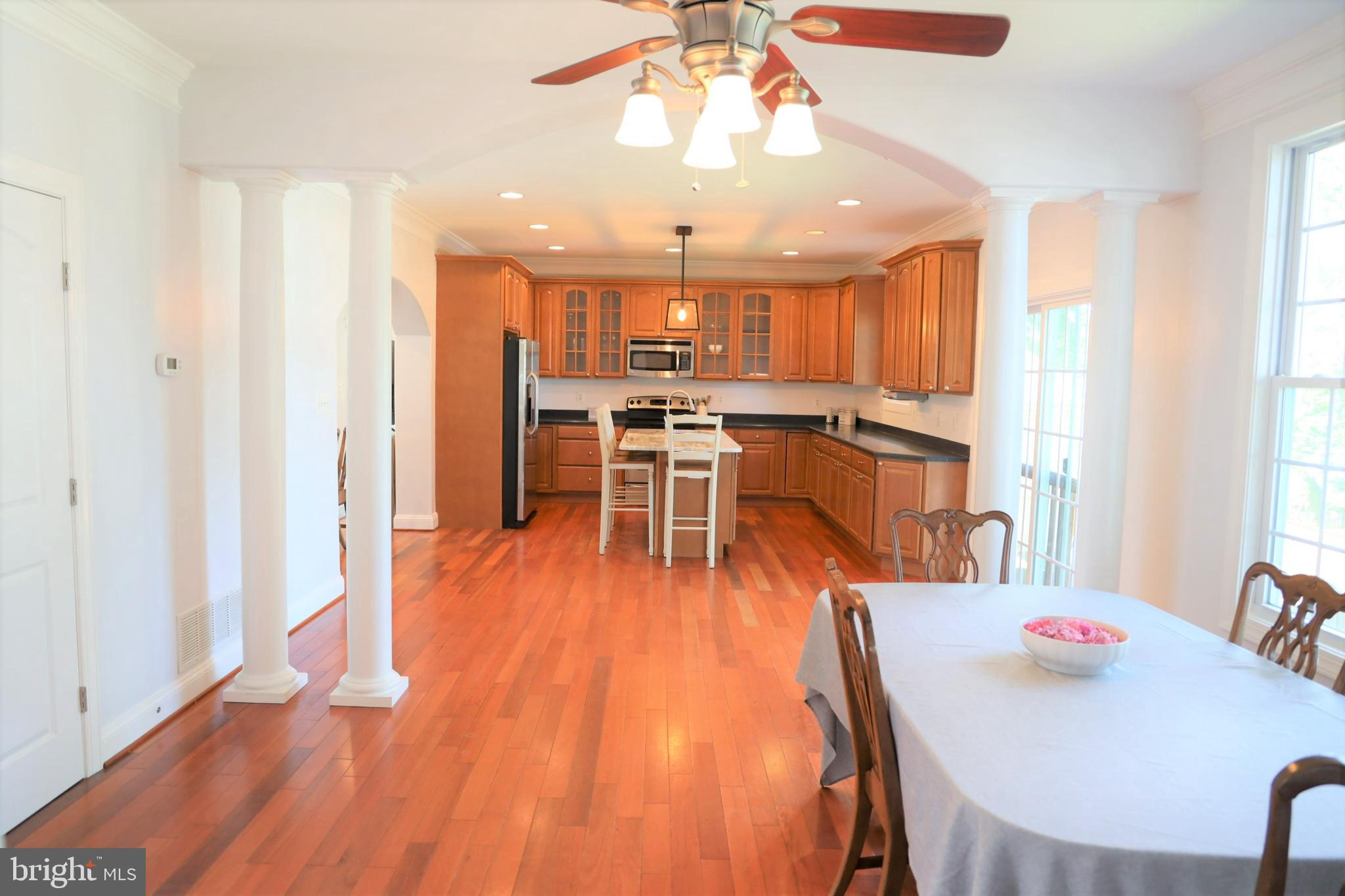 WOODLAND BEACH - Residential