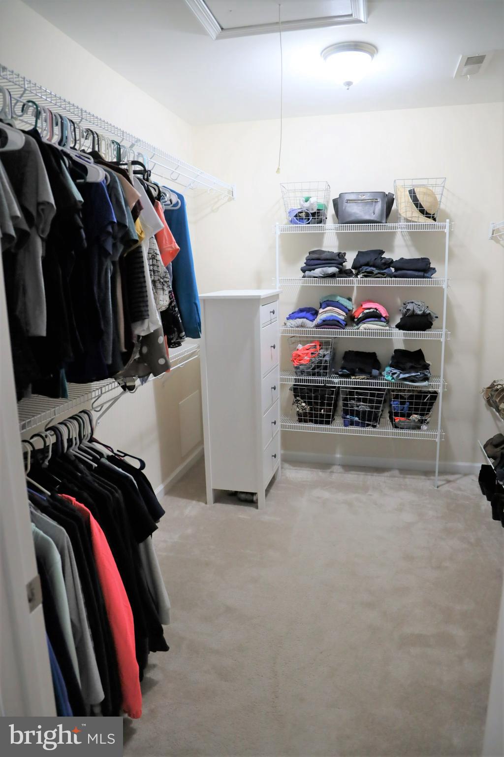 WOODLAND BEACH - Residential