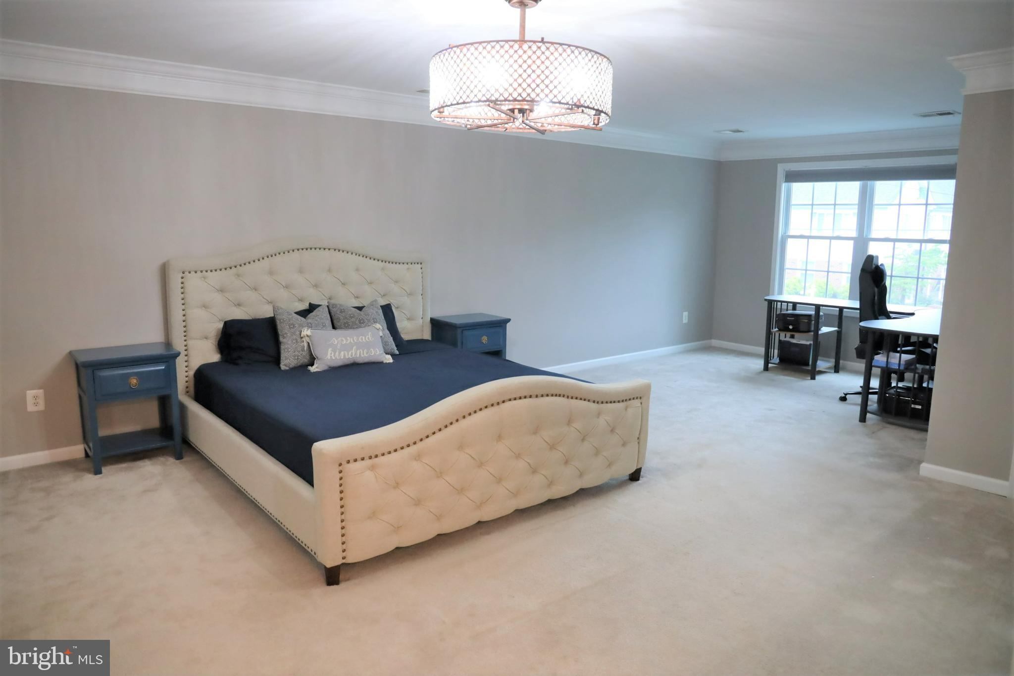 WOODLAND BEACH - Residential