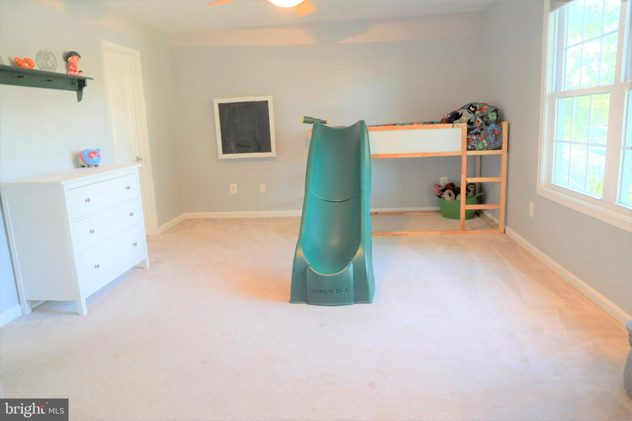 WOODLAND BEACH - Residential