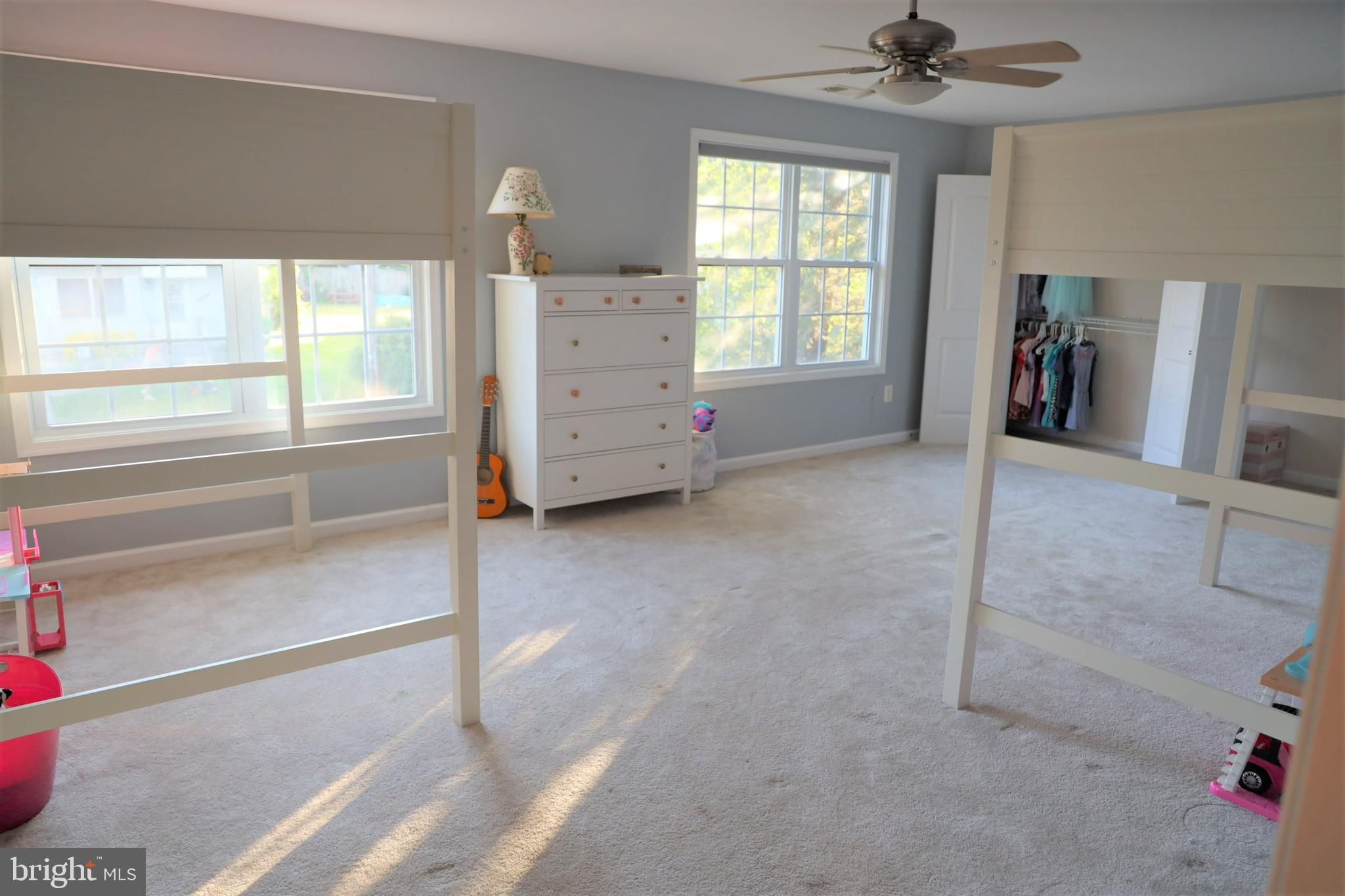 WOODLAND BEACH - Residential