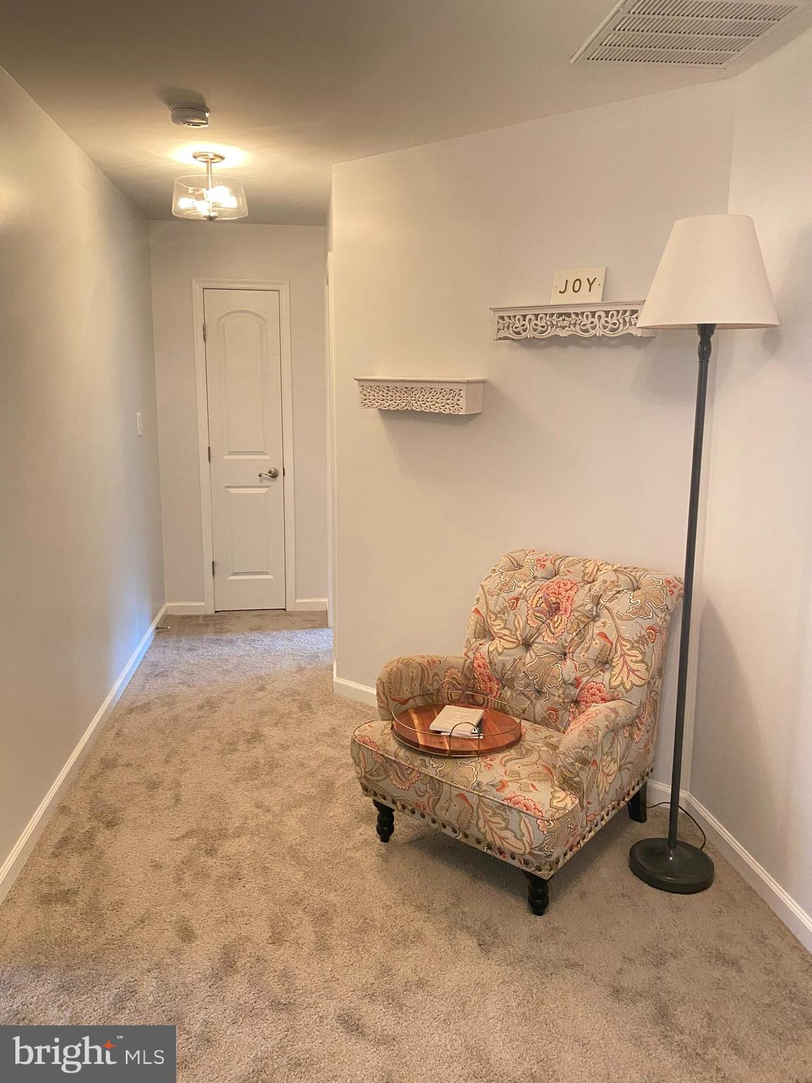 WOODLAND BEACH - Residential