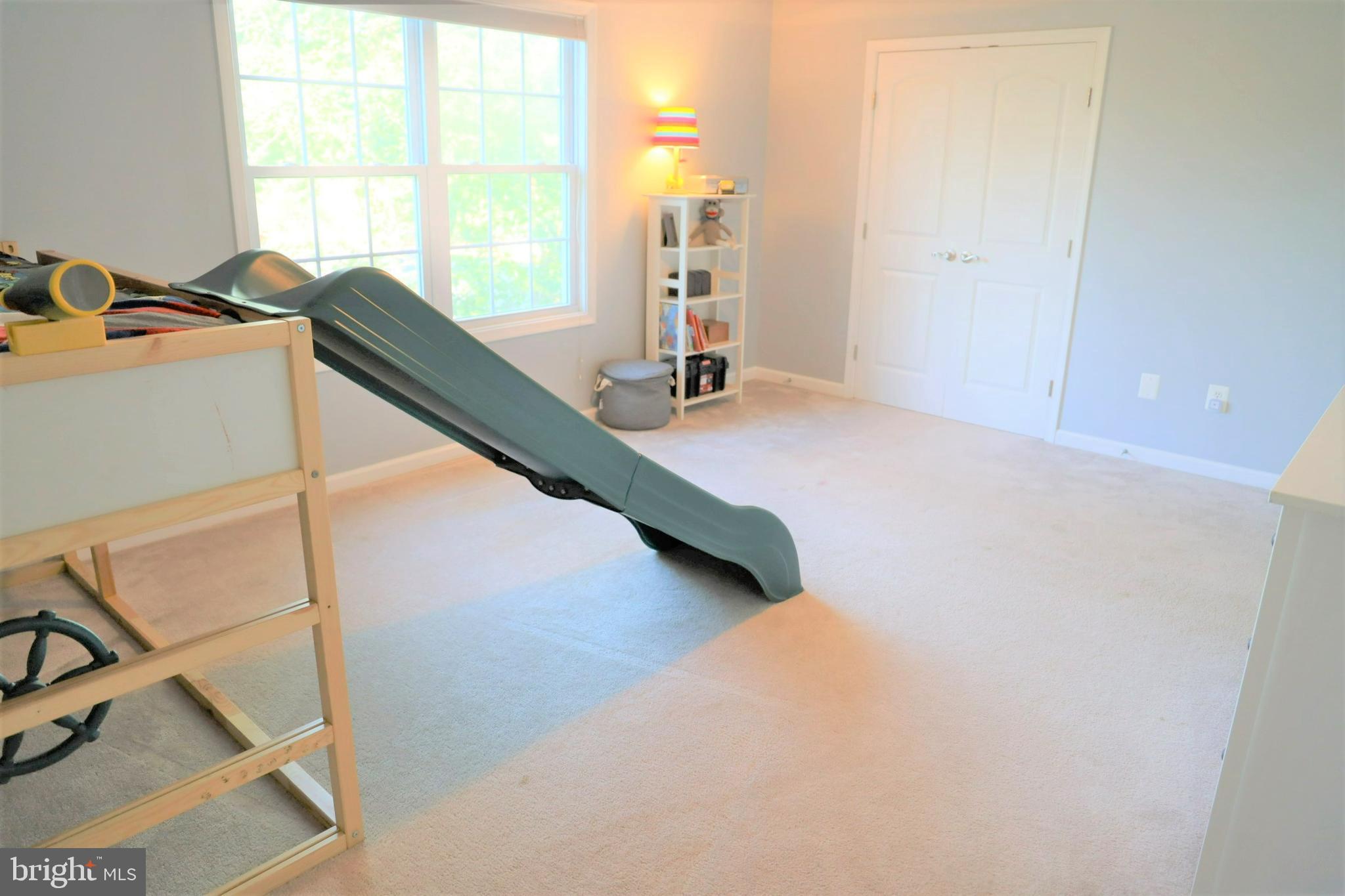 WOODLAND BEACH - Residential