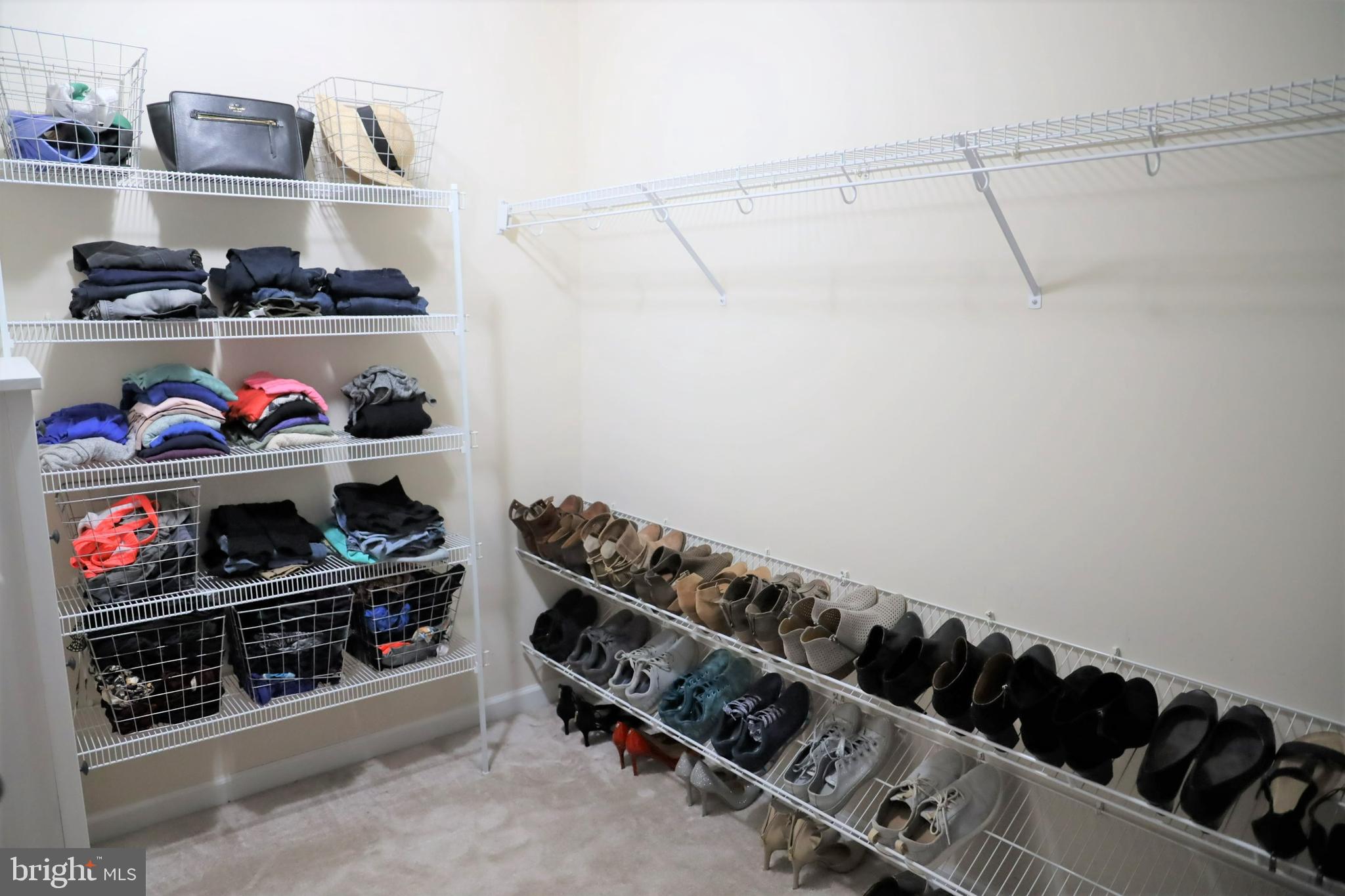 WOODLAND BEACH - Residential