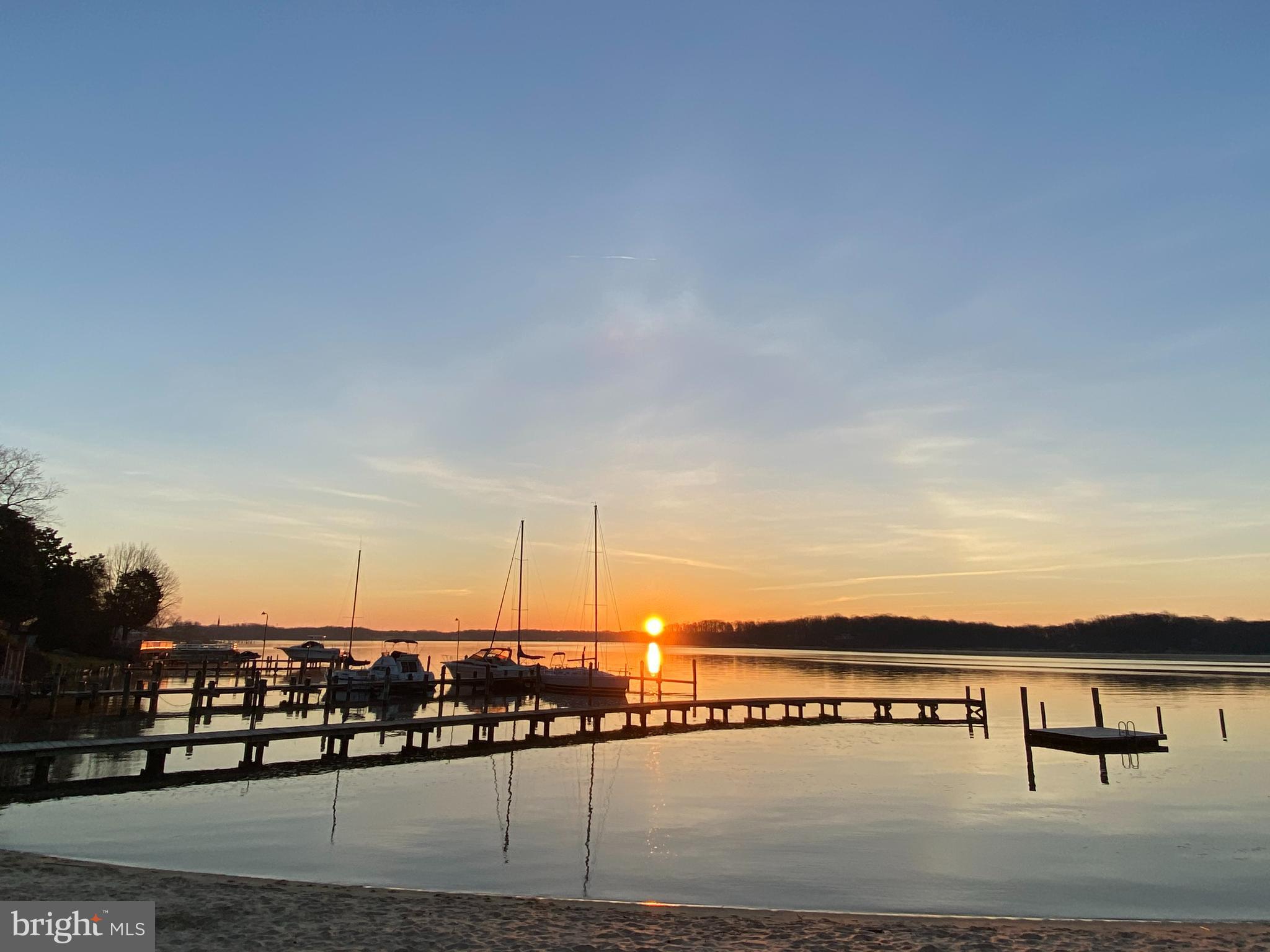 WOODLAND BEACH - Residential