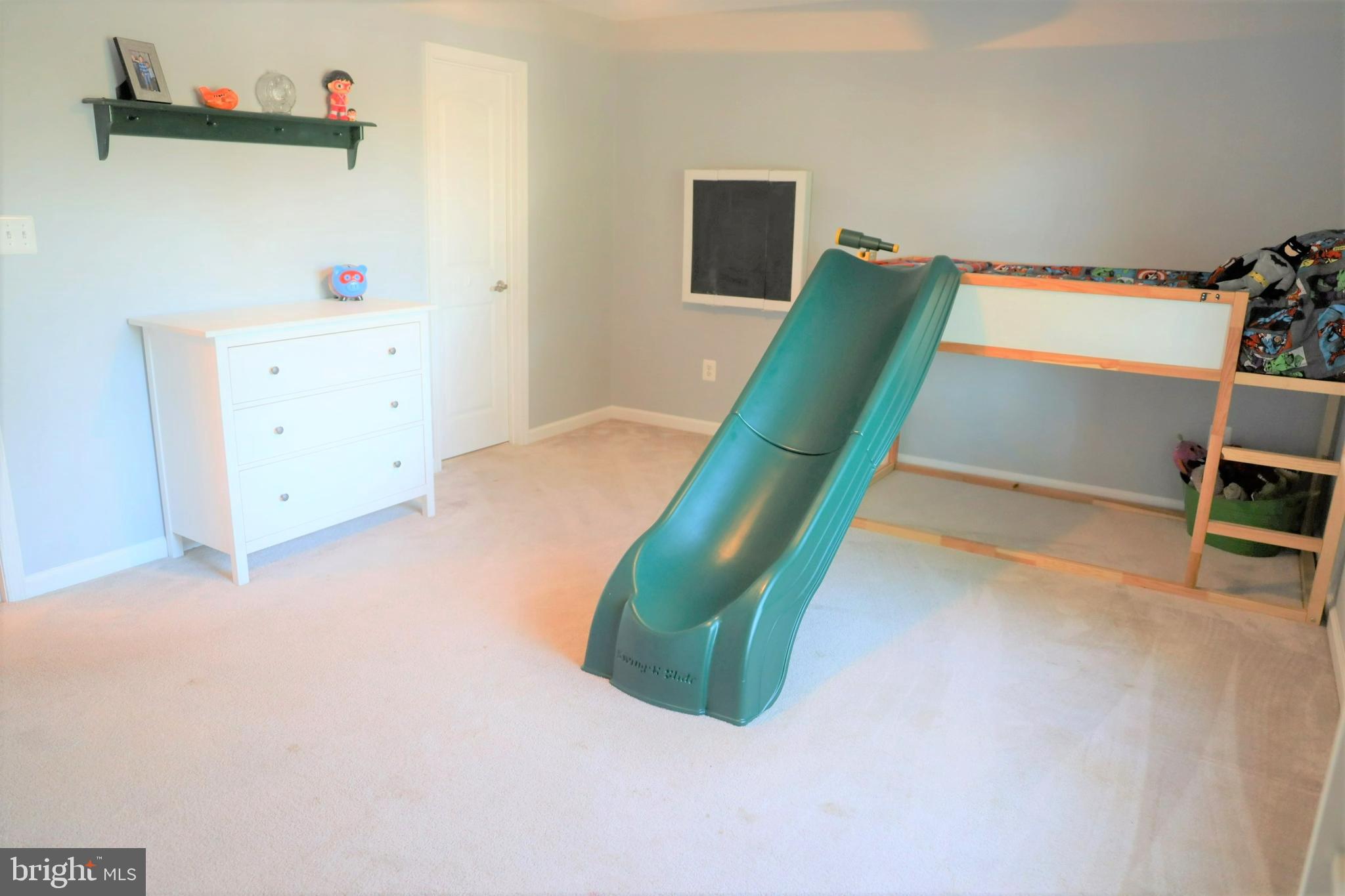 WOODLAND BEACH - Residential