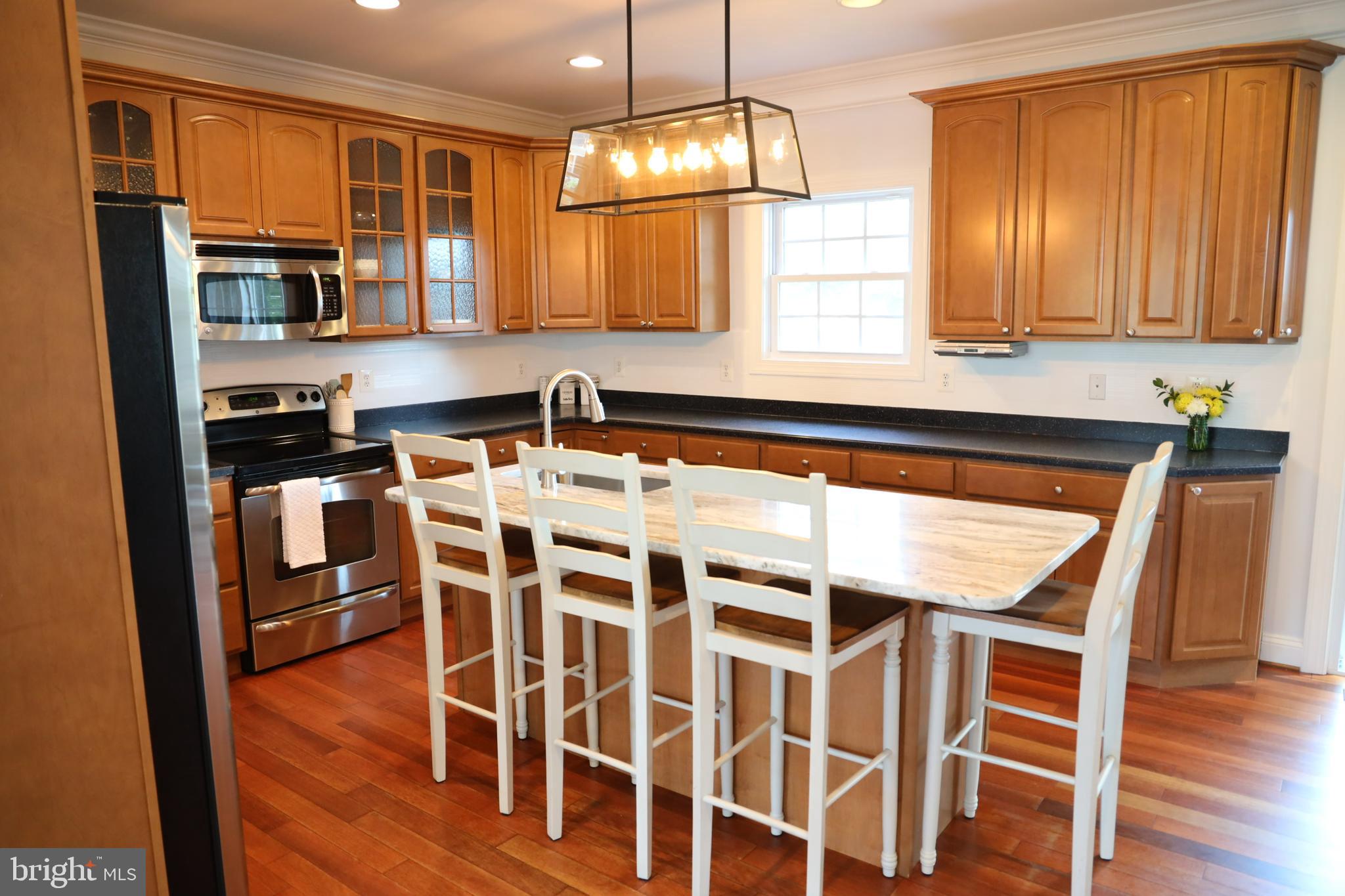 WOODLAND BEACH - Residential