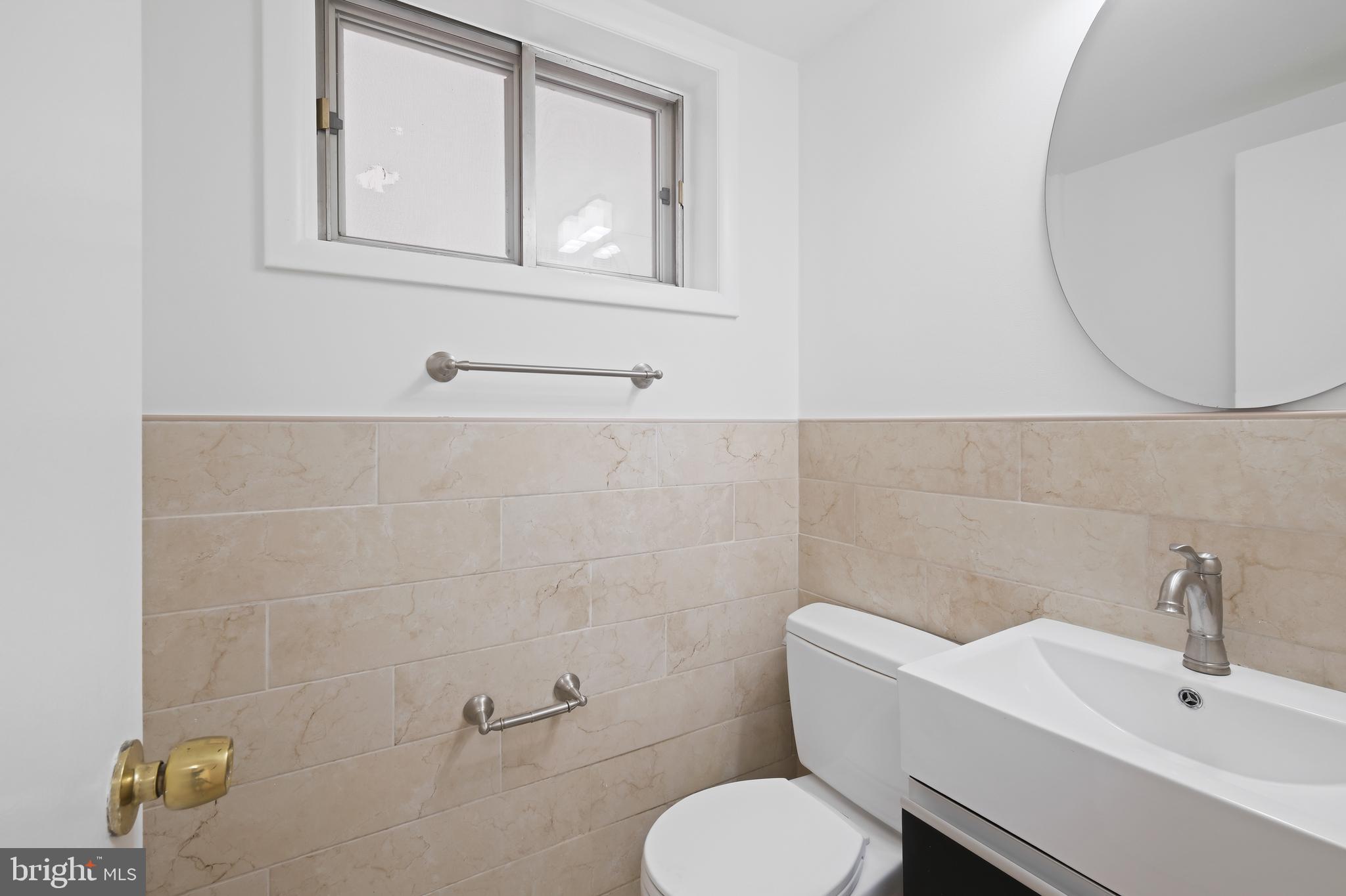 MONTROSE - Residential Lease