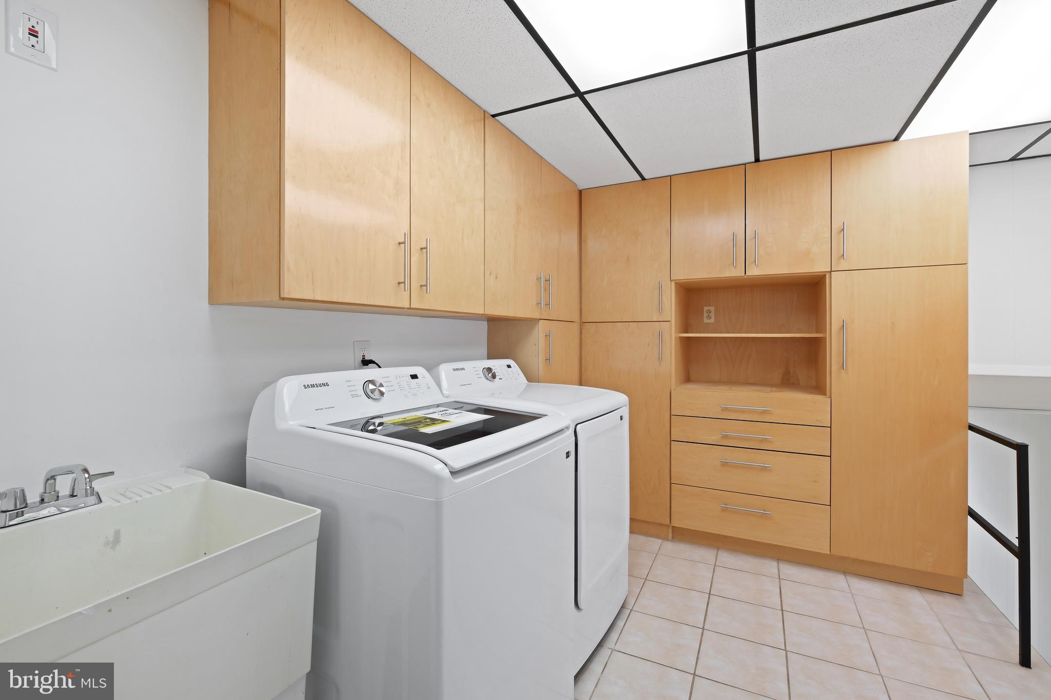 MONTROSE - Residential Lease