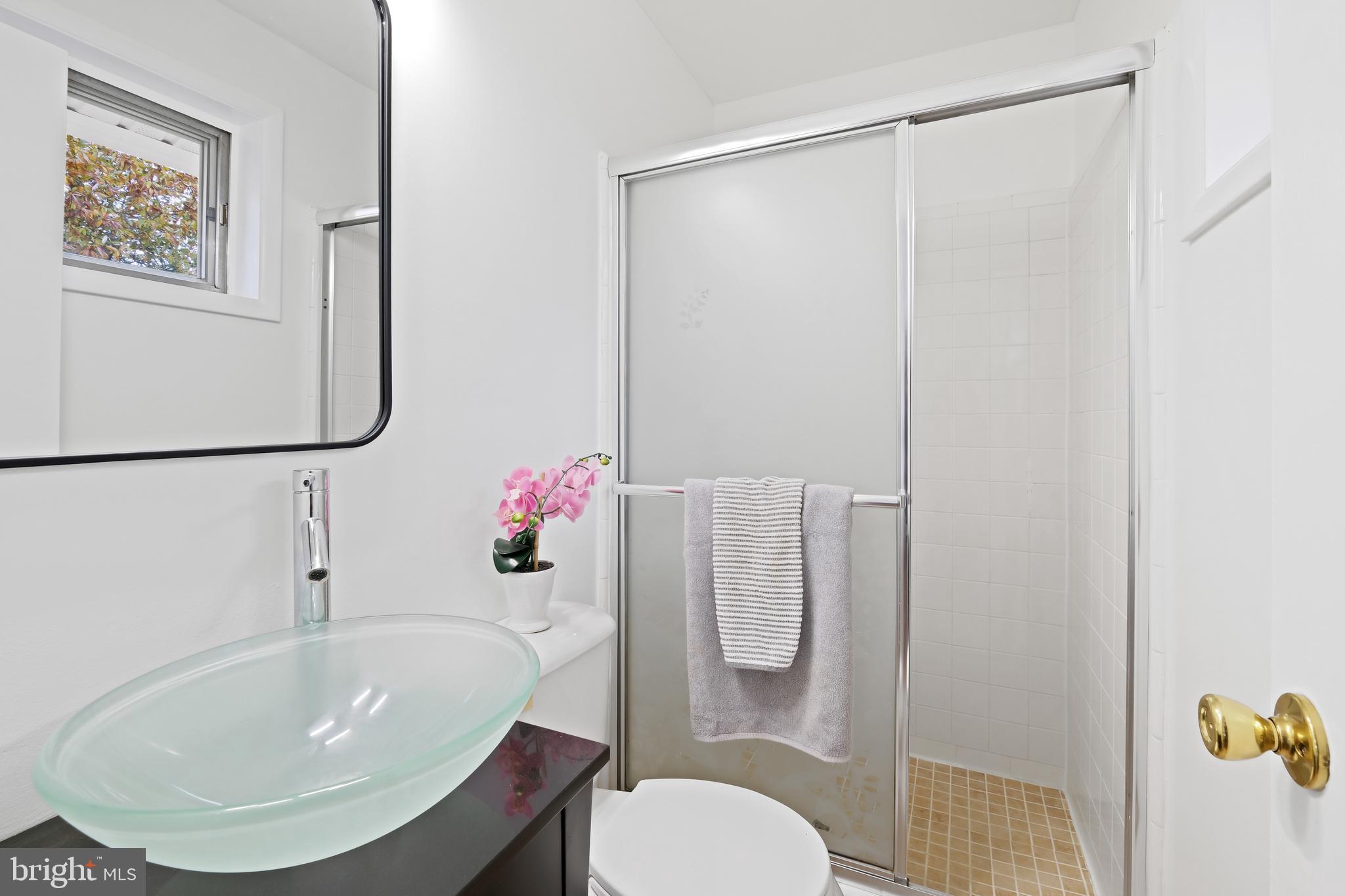 MONTROSE - Residential Lease