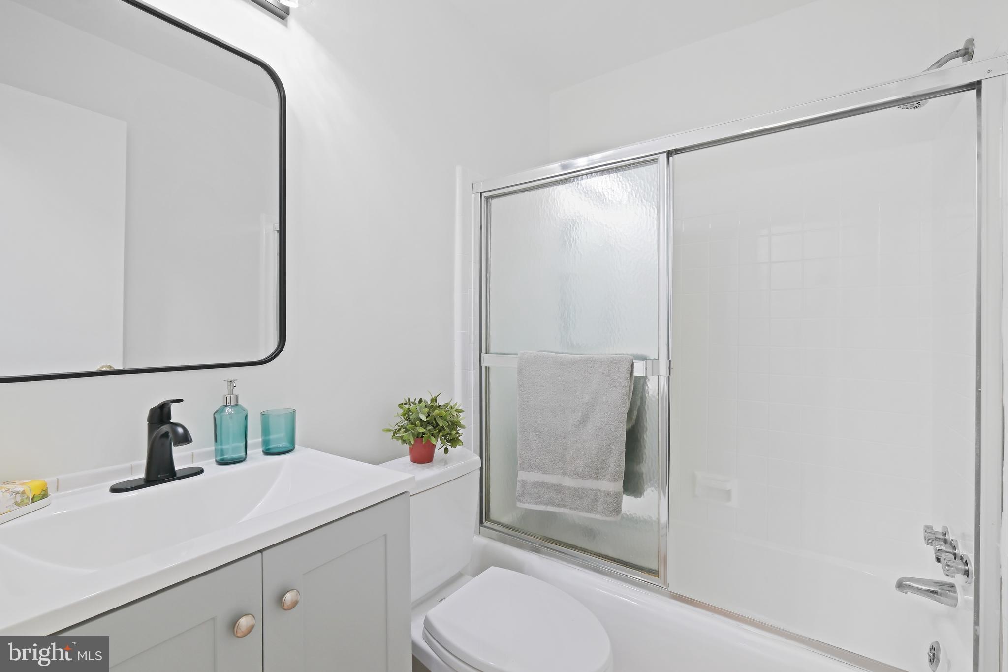 MONTROSE - Residential Lease