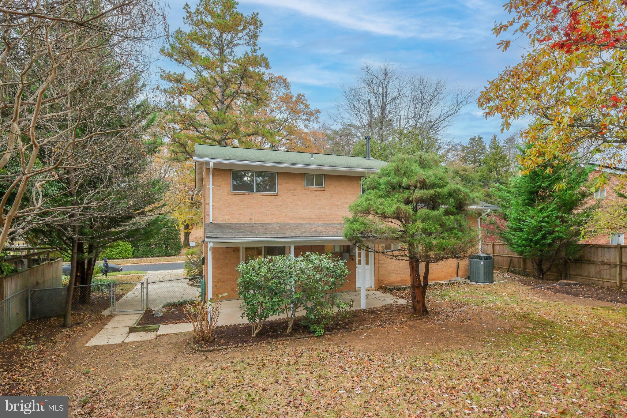 MONTROSE - Residential Lease