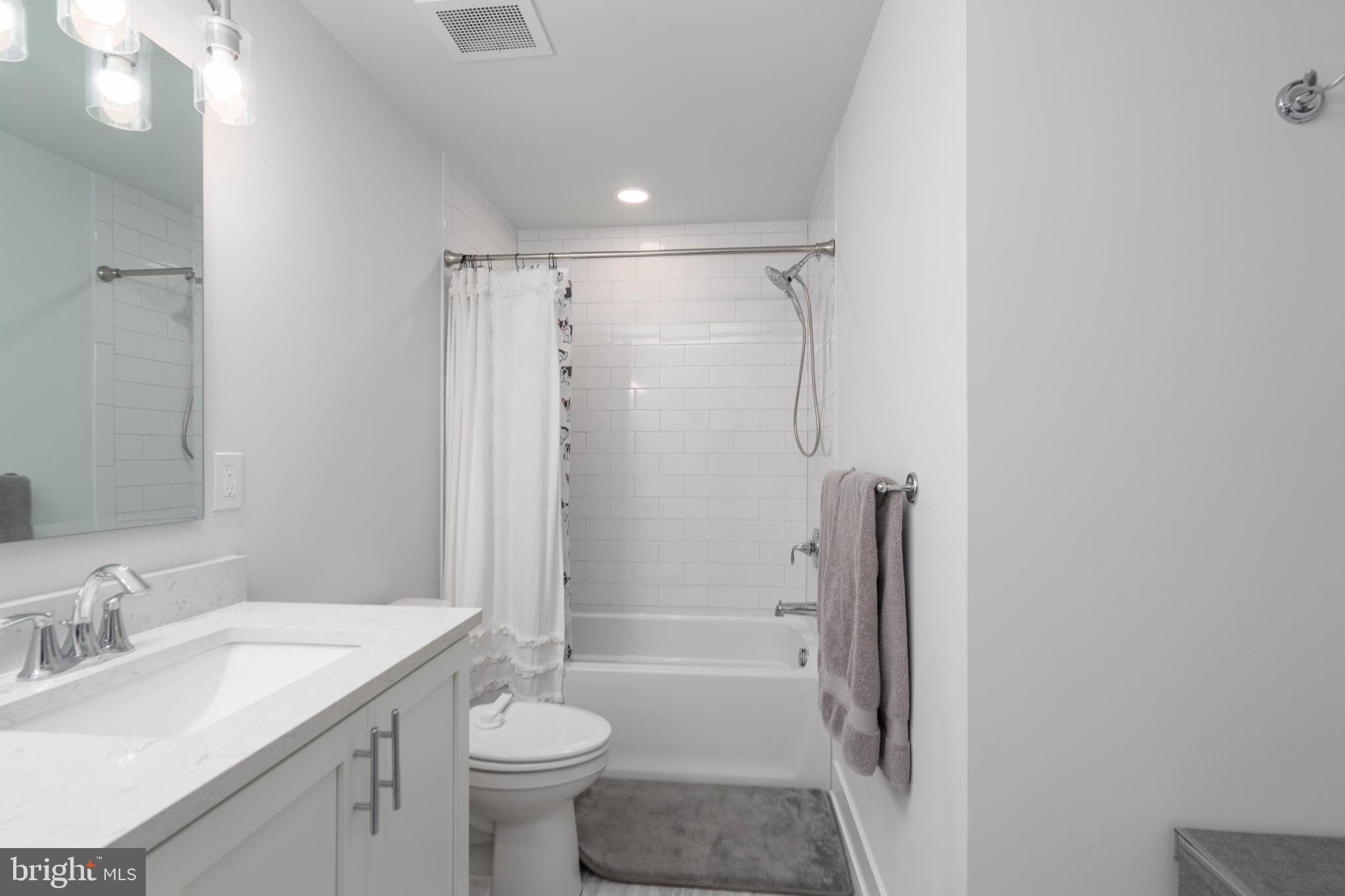 FORT WASHINGTON - Residential