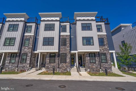 Townhouse For Sale - 2005 Hyview Terrace<br/> FORT WASHINGTON, PA 19034