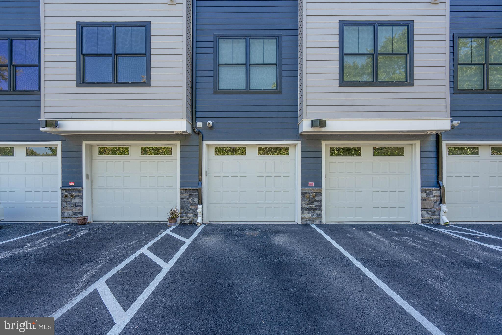 FORT WASHINGTON - Residential