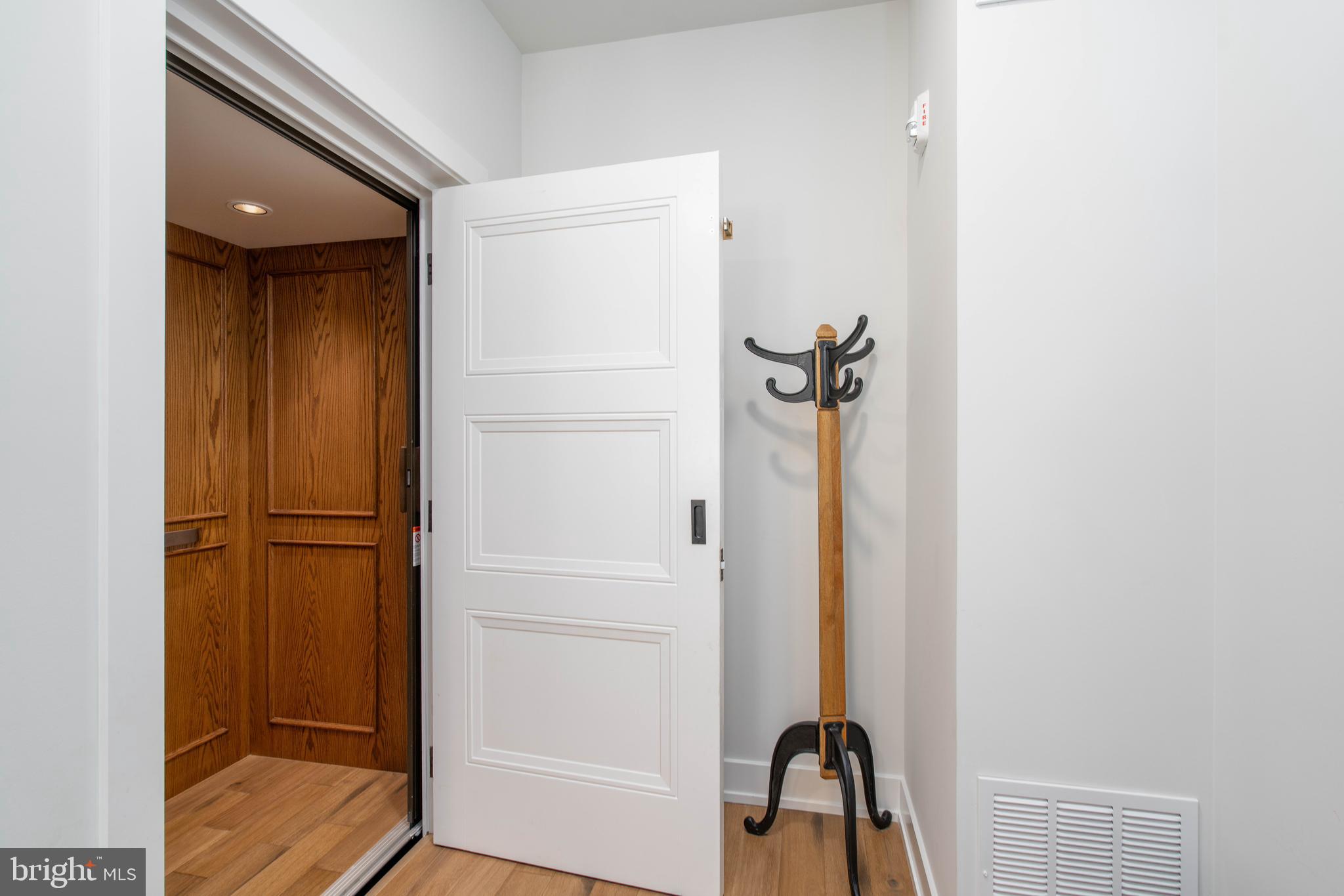 FORT WASHINGTON - Residential