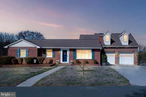 Homes For Sale - 902 Hillcrest Road<br/> HANOVER, MD 21076