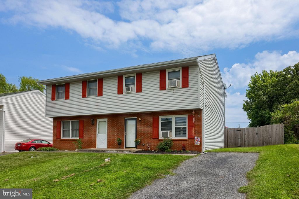 Photo of 432 S Plum Street, MOUNT JOY, PA 17552 (MLS # PALA2073374)