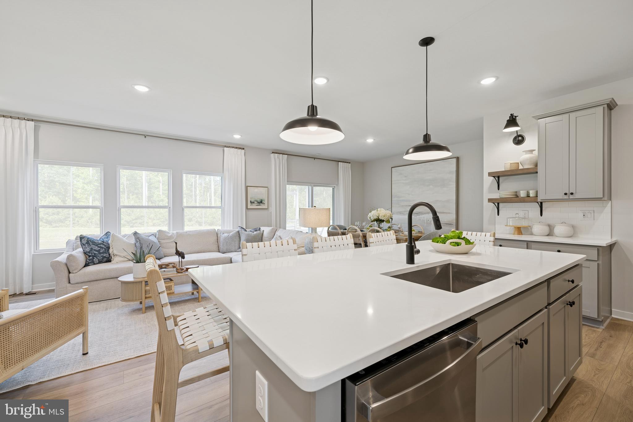 CAPTAINS WAY - Residential